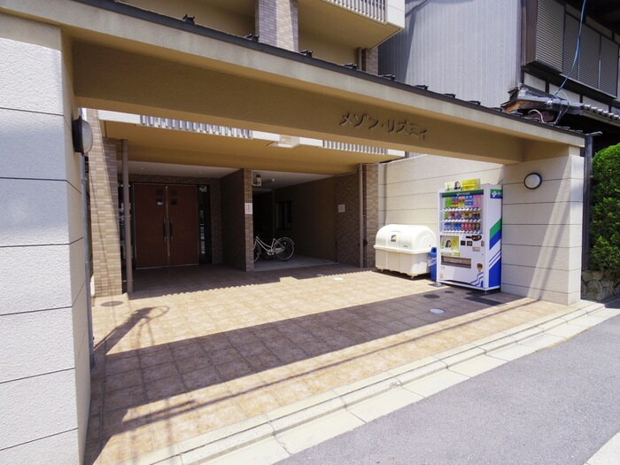 エントランス部分 メゾン・リズミィ