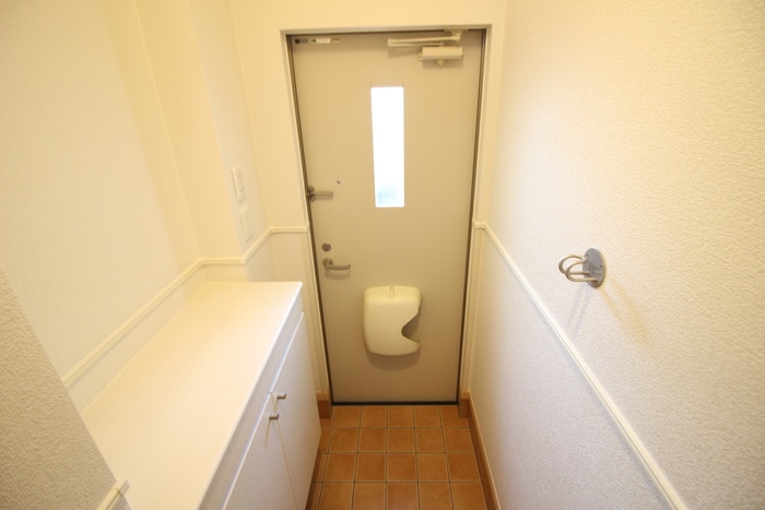 玄関 ＦＯＲＥＳＴ出島