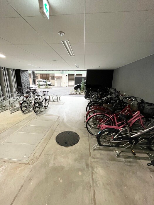 駐輪場 ﾌﾟﾚｻﾝｽ南堀江ｻﾞ･ｾﾝｽ(1002)