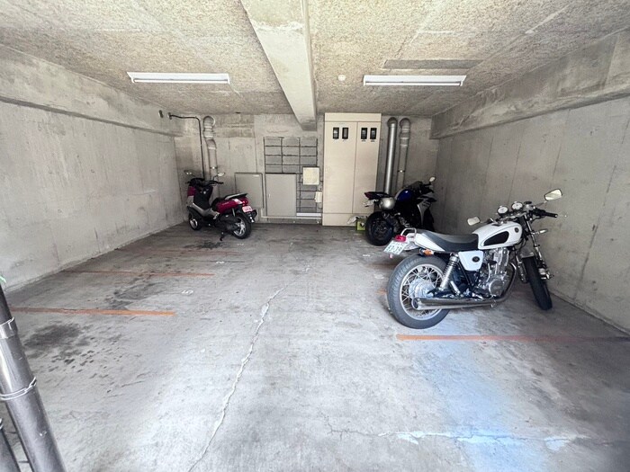 駐車場 エリーフラッツ西洞院