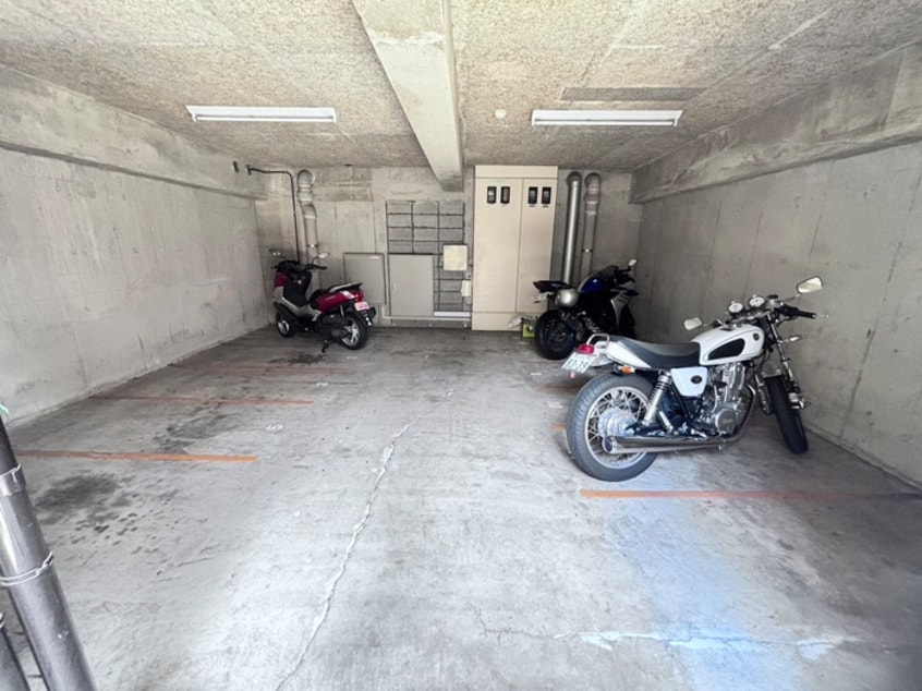 駐車場 エリーフラッツ西洞院