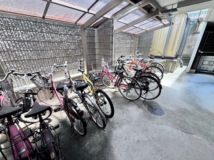 駐輪場 エリーフラッツ西洞院