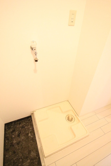 洗濯機置場 エリーフラッツ西洞院