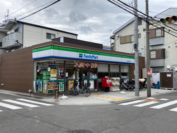 ファミリーマート駒川中野東店(コンビニ)まで300m エスペランサ東洋