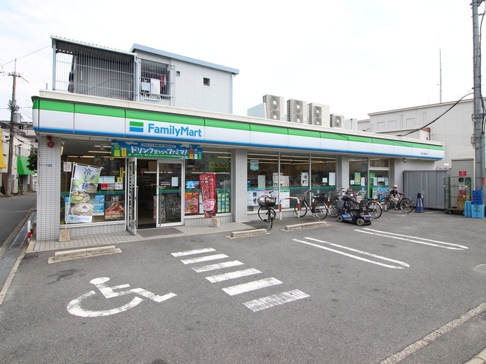 ファミリーマート(コンビニ)まで263m フォレスト南正雀