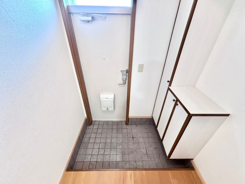 玄関 サニ－コ－トＮ