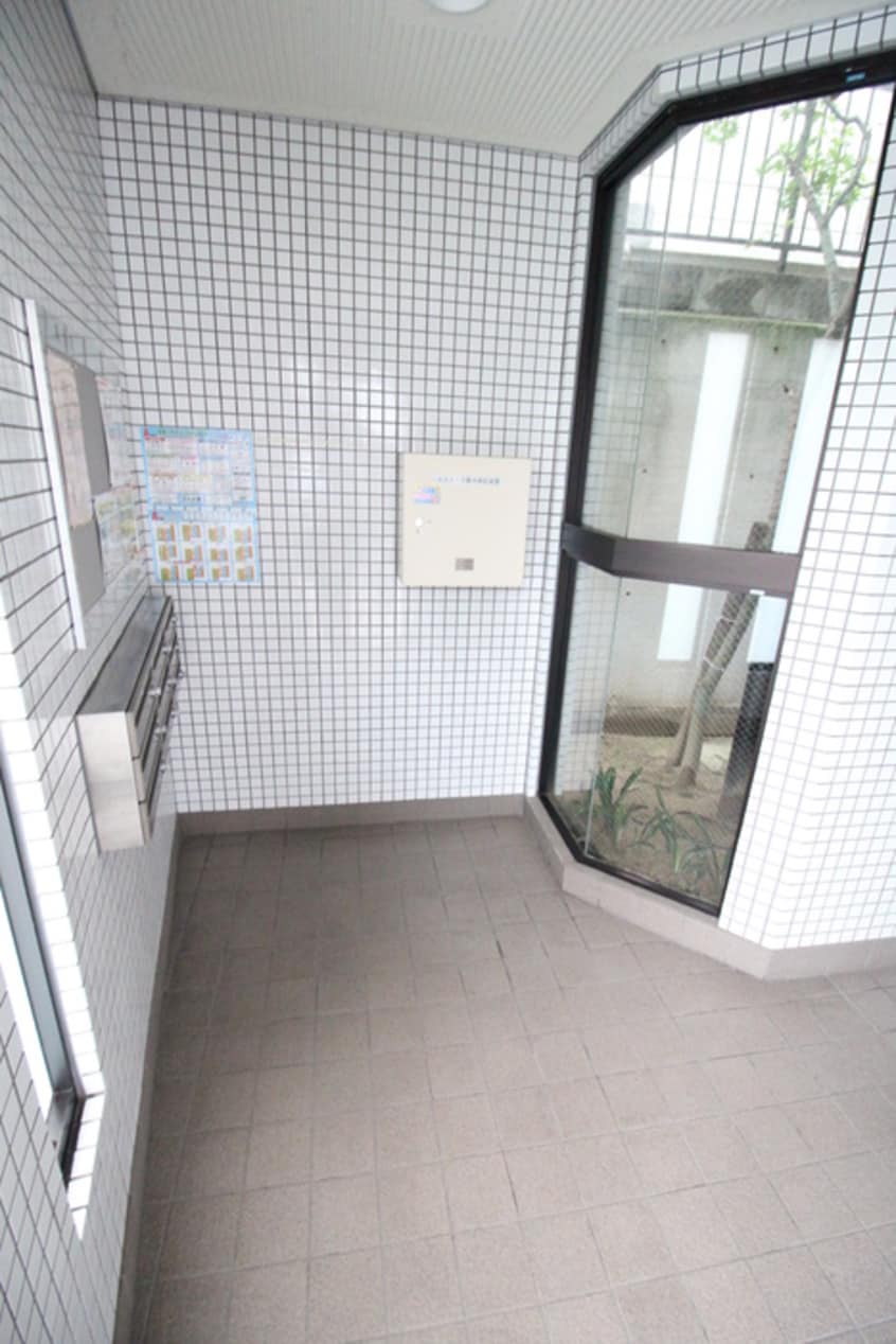 エントランス部分 グランアイ香里園