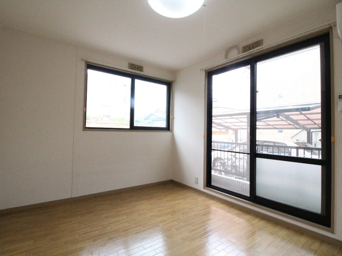 居室 イルリ－ヴル山手