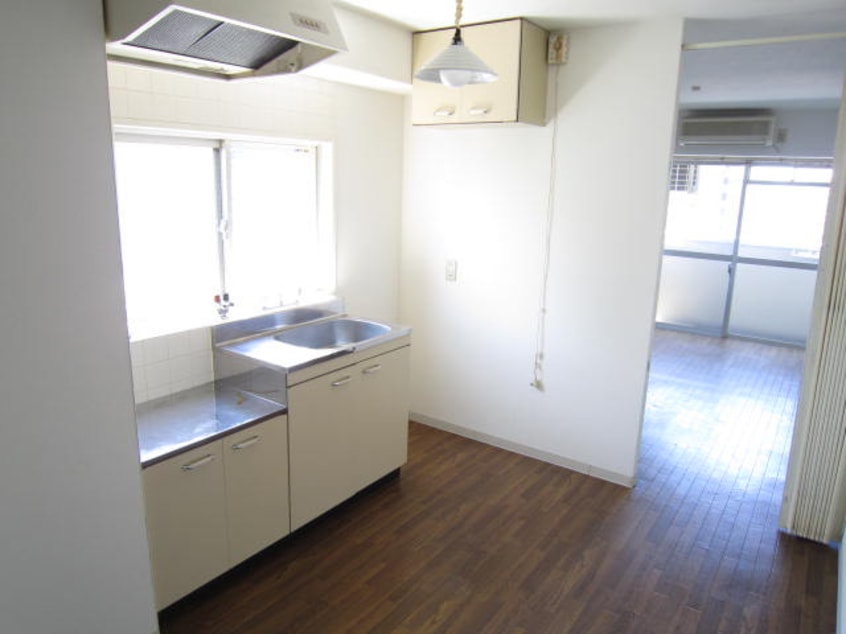 キッチン ロイヤルコート８番館