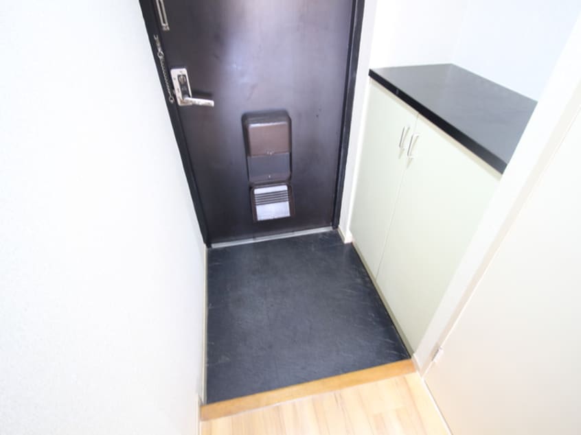 玄関 山仁ｻﾂｷﾊｲﾂ２