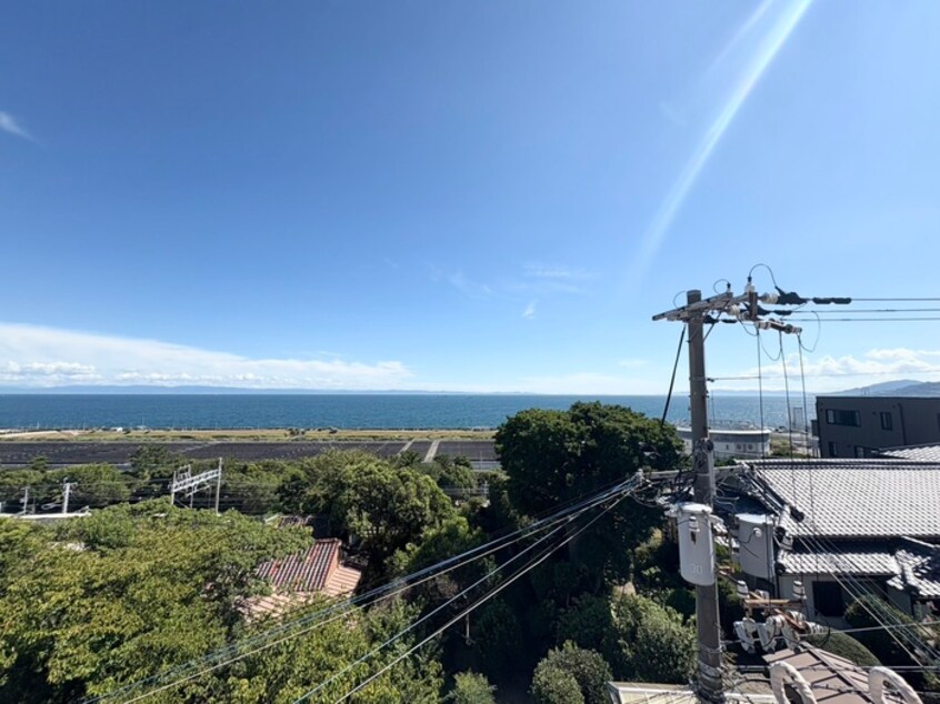 室内からの展望 城が山ハイツ