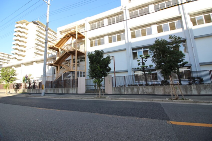 大阪市立清江小学校(小学校)まで400m メゾンド－ル高田