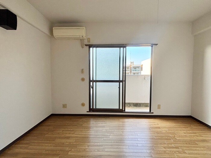 居室 明石ヤングパレス