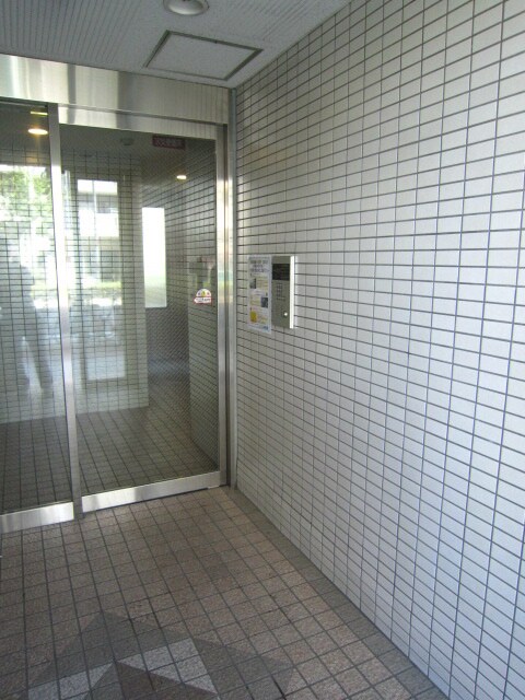 エントランス部分 ﾍﾞﾙﾌﾚｰｼﾞｭ住吉（使用不可）