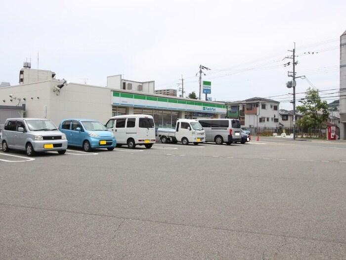 ファミリーマート(コンビニ)まで400m 川西市美園町戸建