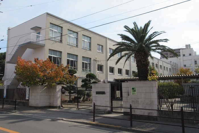 大阪市立旭東中学校(中学校/中等教育学校)まで130m ヒノキマンション