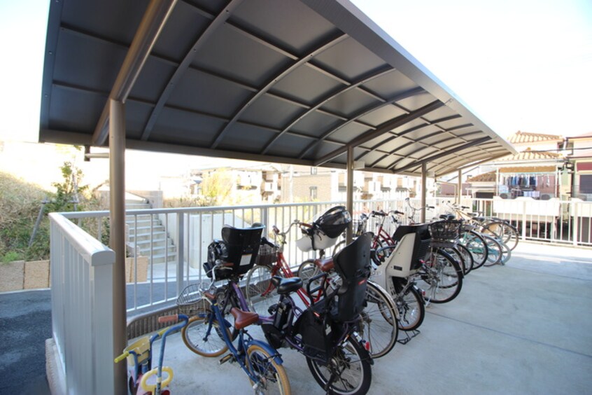 駐輪場 カーサ高善B棟