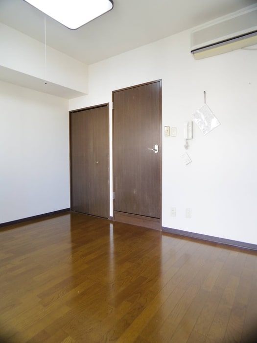 居室 マ－スリヴィエ－ル