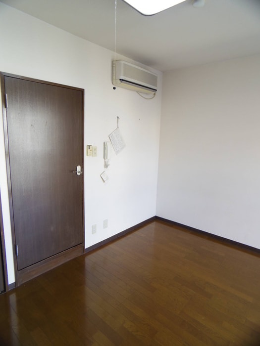 居室 マ－スリヴィエ－ル