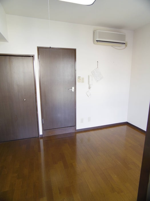 居室 マ－スリヴィエ－ル