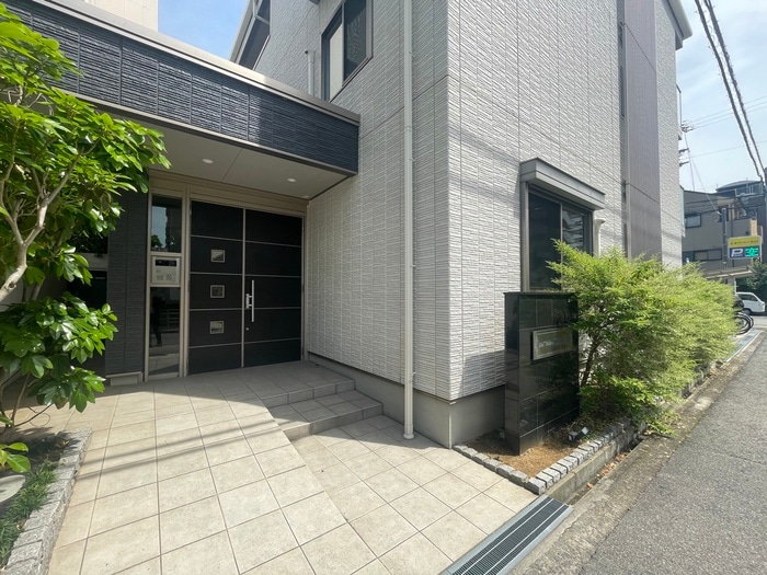 エントランス部分 シャ－メゾントキワ