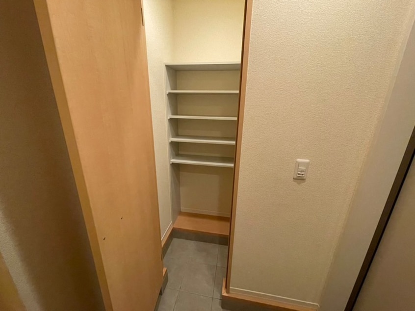 靴箱 シャ－メゾントキワ