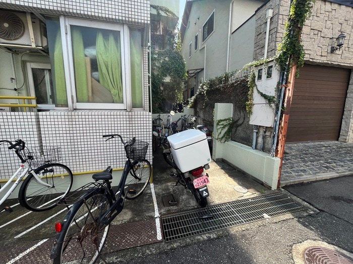 駐輪場 ブレシオンウエスト