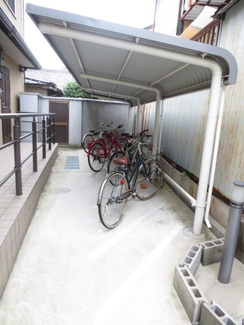 駐輪場 グレースコート中野