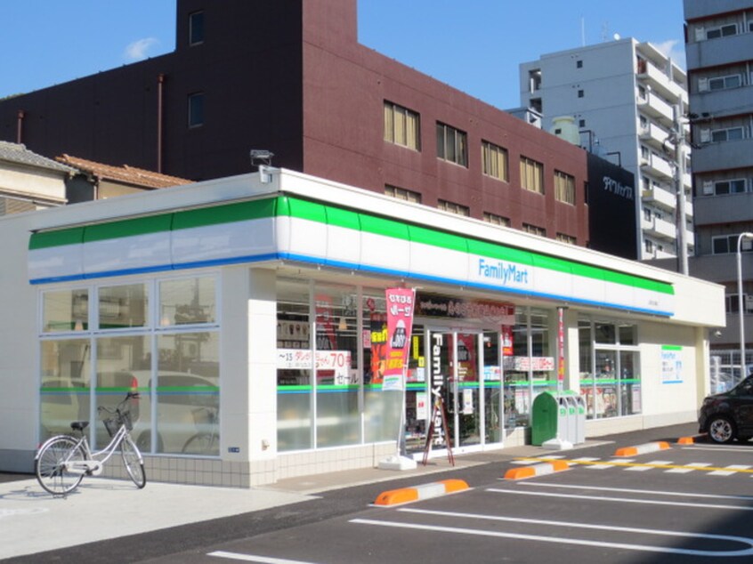 ファミリーマート(コンビニ)まで150m Ｍ　ＰＬＡＺＡ　高井田