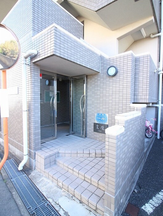 エントランス部分 コートビレッジ