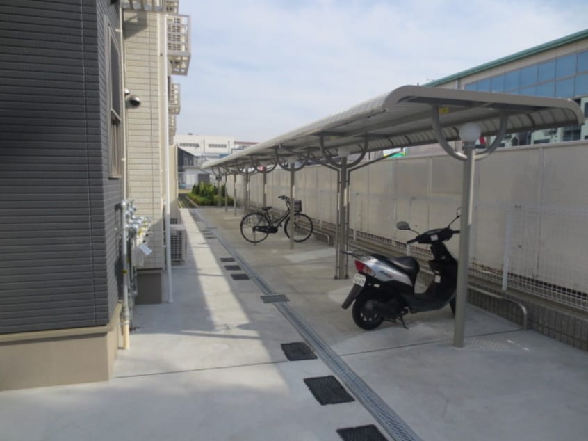 駐輪場 グランデージ