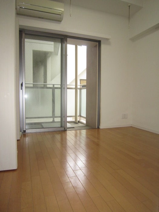 居室 レジディア谷町