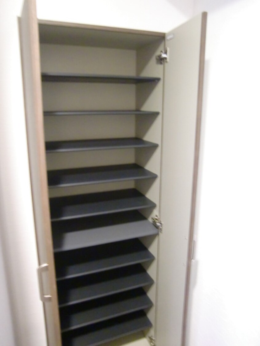 靴箱 Ｒｕｌｉｅｆ真法院