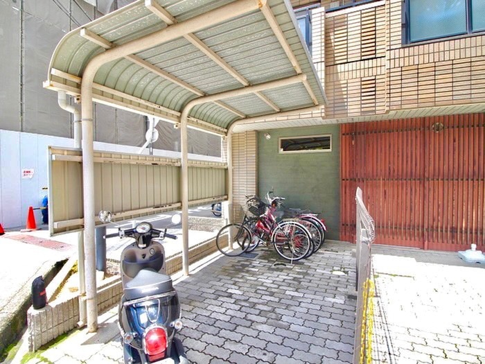 駐輪場 ウエストビラITO