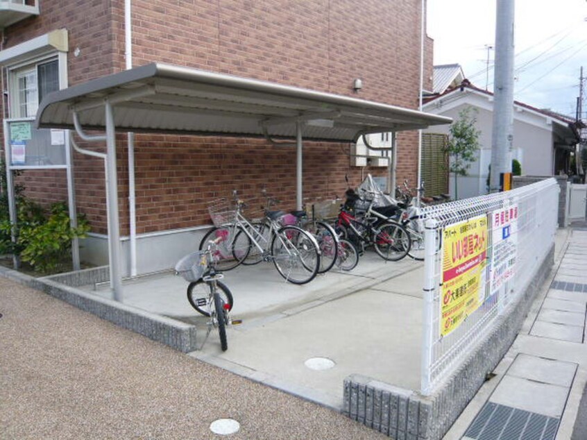 駐輪場 グレ－スコ－ト