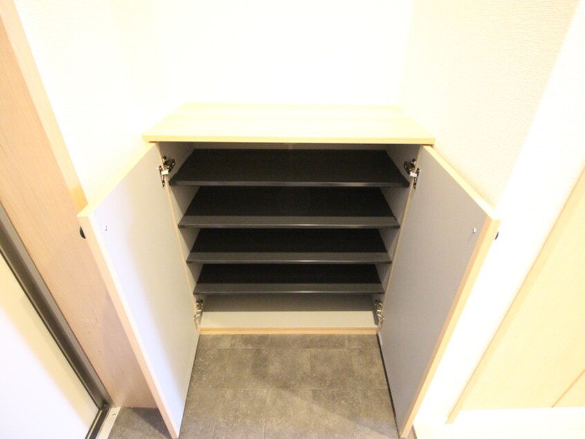 靴箱 サンハイツ二番館