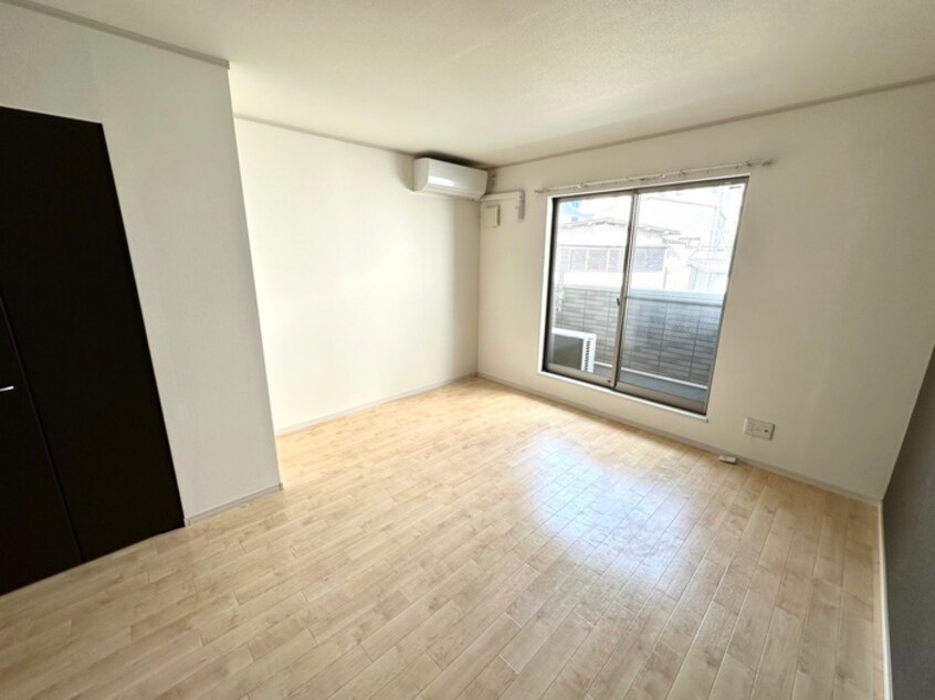 居室 ブレ－ブエムズ