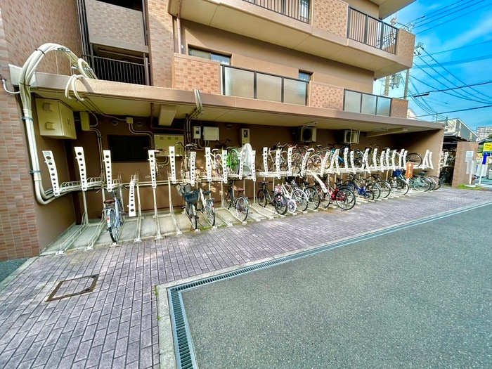 駐輪場 ルピナス泉大津