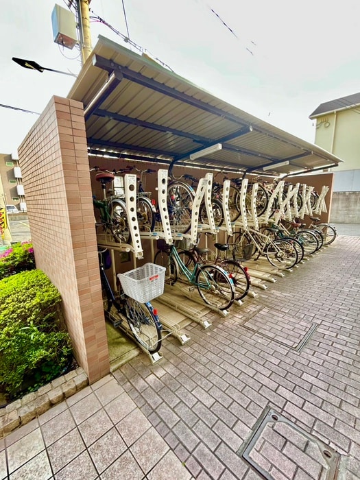 駐輪場 ルピナス泉大津