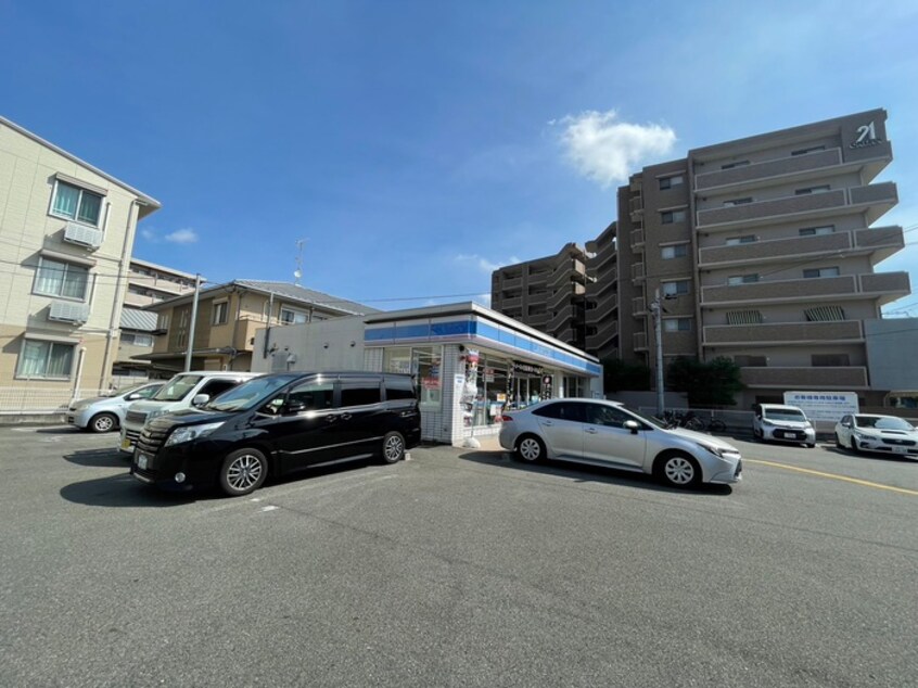 ローソン(コンビニ)まで140m ＶｉＶｉセムブラード