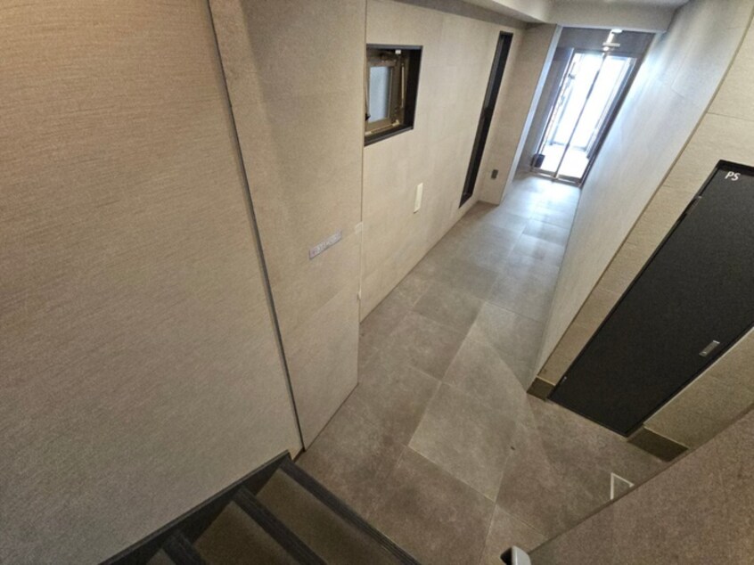 エントランス部分 アム－ルみのりⅤ