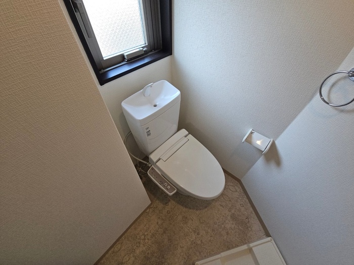 トイレ アム－ルみのりⅤ