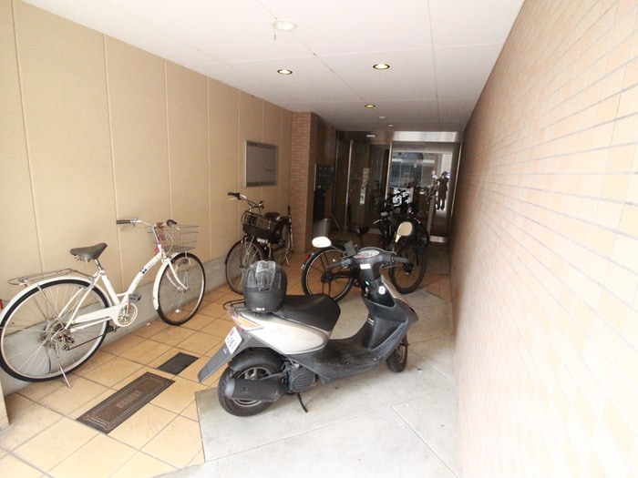 駐輪場 サンクスパレ千代原