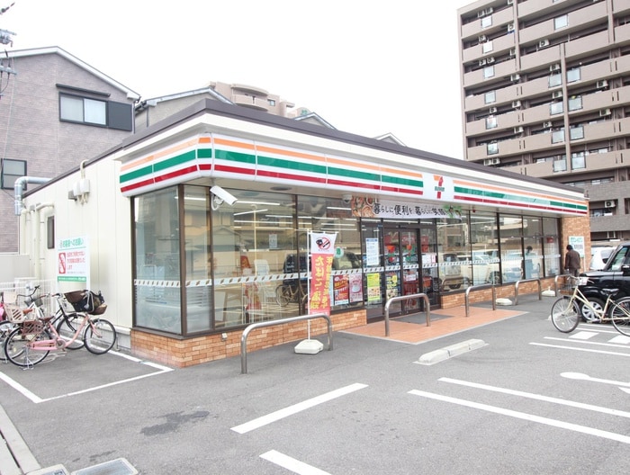 セブンイレブン(コンビニ)まで136m モンサント旭町