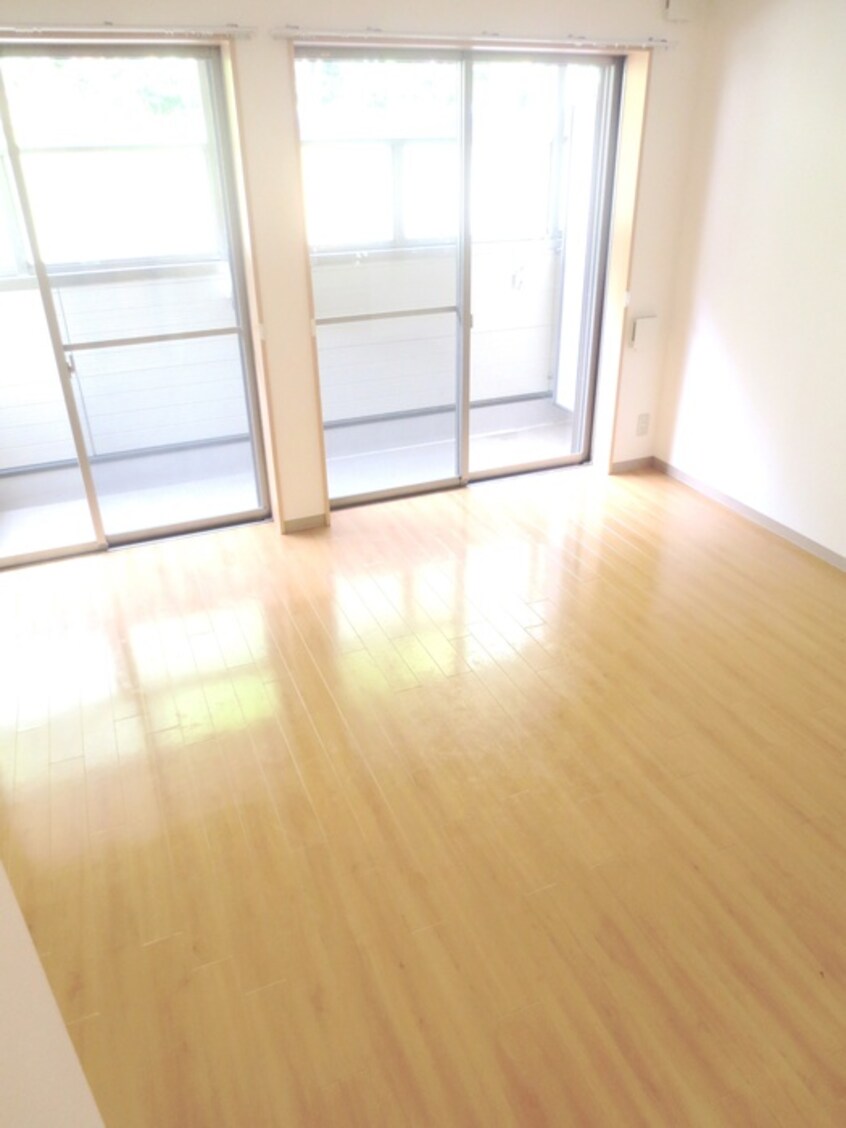 居室 コリ－ナ宇多野