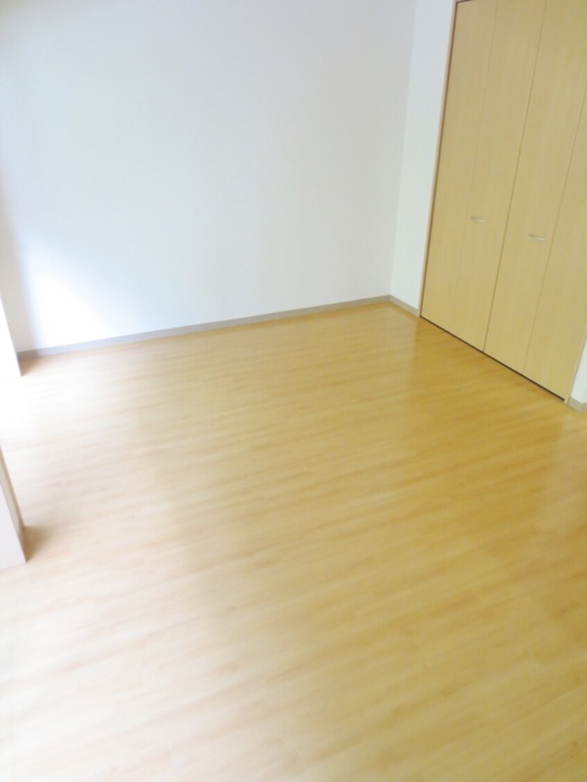 居室 コリ－ナ宇多野