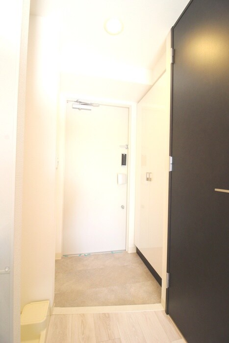 玄関 ｴｽﾃﾑｺｰﾄ新大阪XIVｱｲｼｰ(1104)