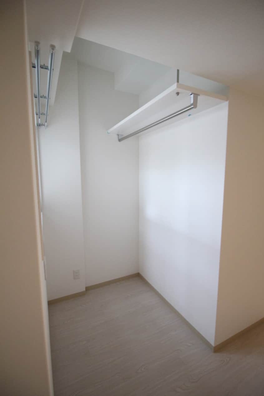 収納 クローバーメゾン江坂公園