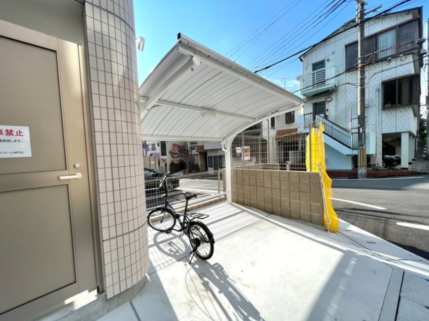 駐輪場 グランドソレーユ六甲