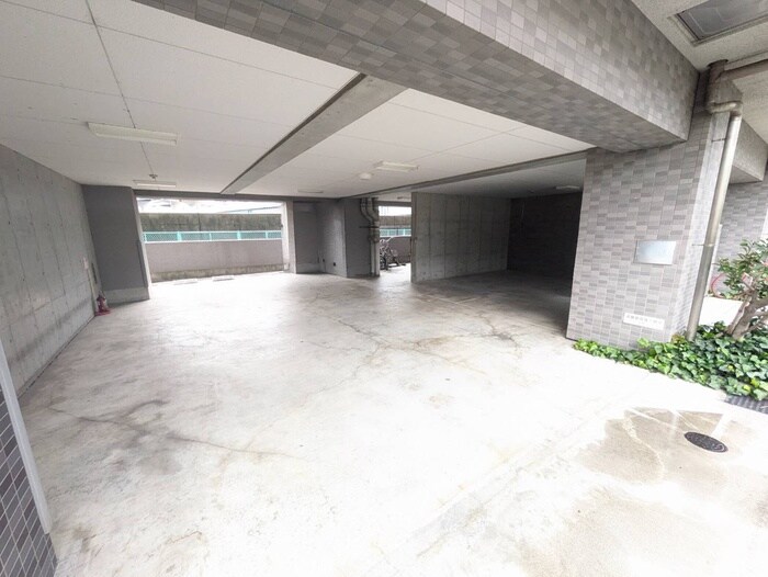 駐車場 アスリ－ト本町リバ－ウエスト